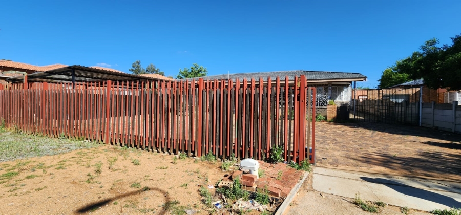4 Bedroom Property for Sale in Elandia North West